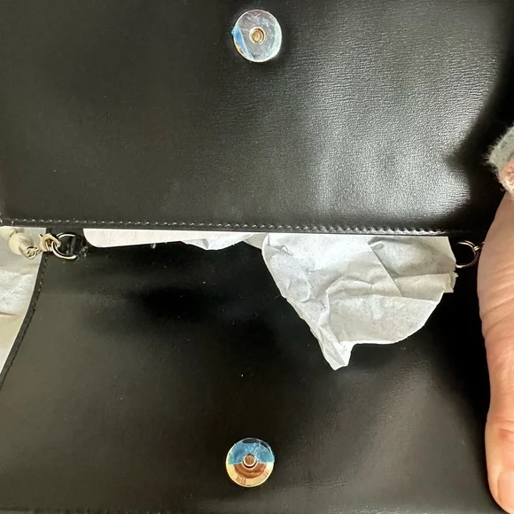 Avenue Wallet with Chain - Picture 6 of 11